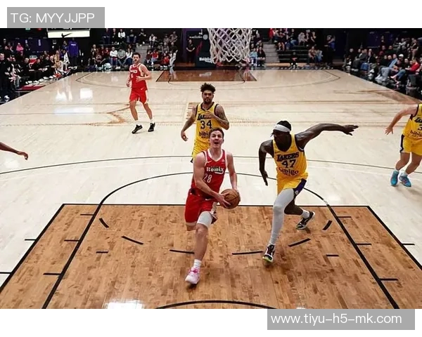 麦克丹尼尔斯半场完美表现6中6砍17分三分球全中并上演精彩空接暴扣